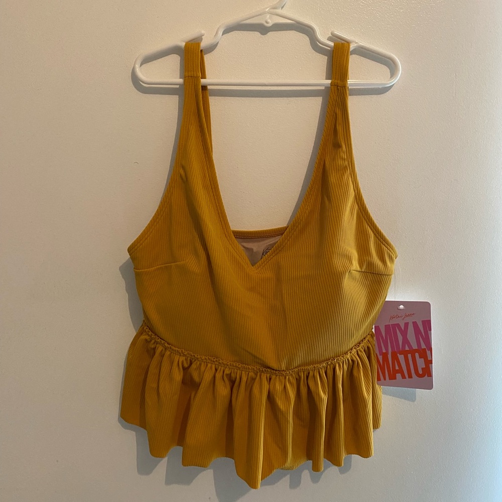 *New* Kortni Jeane V Neck Top